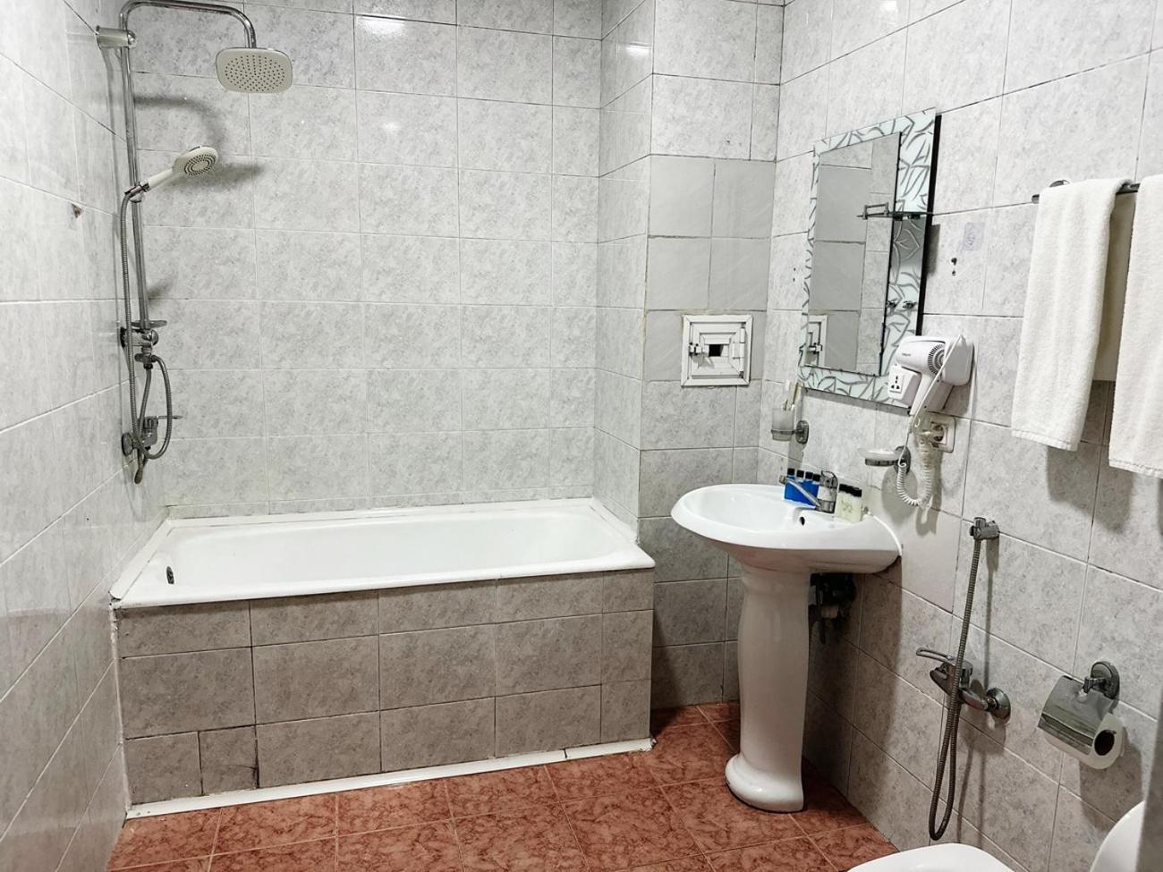 Avi Hotel Baku Luaran gambar
