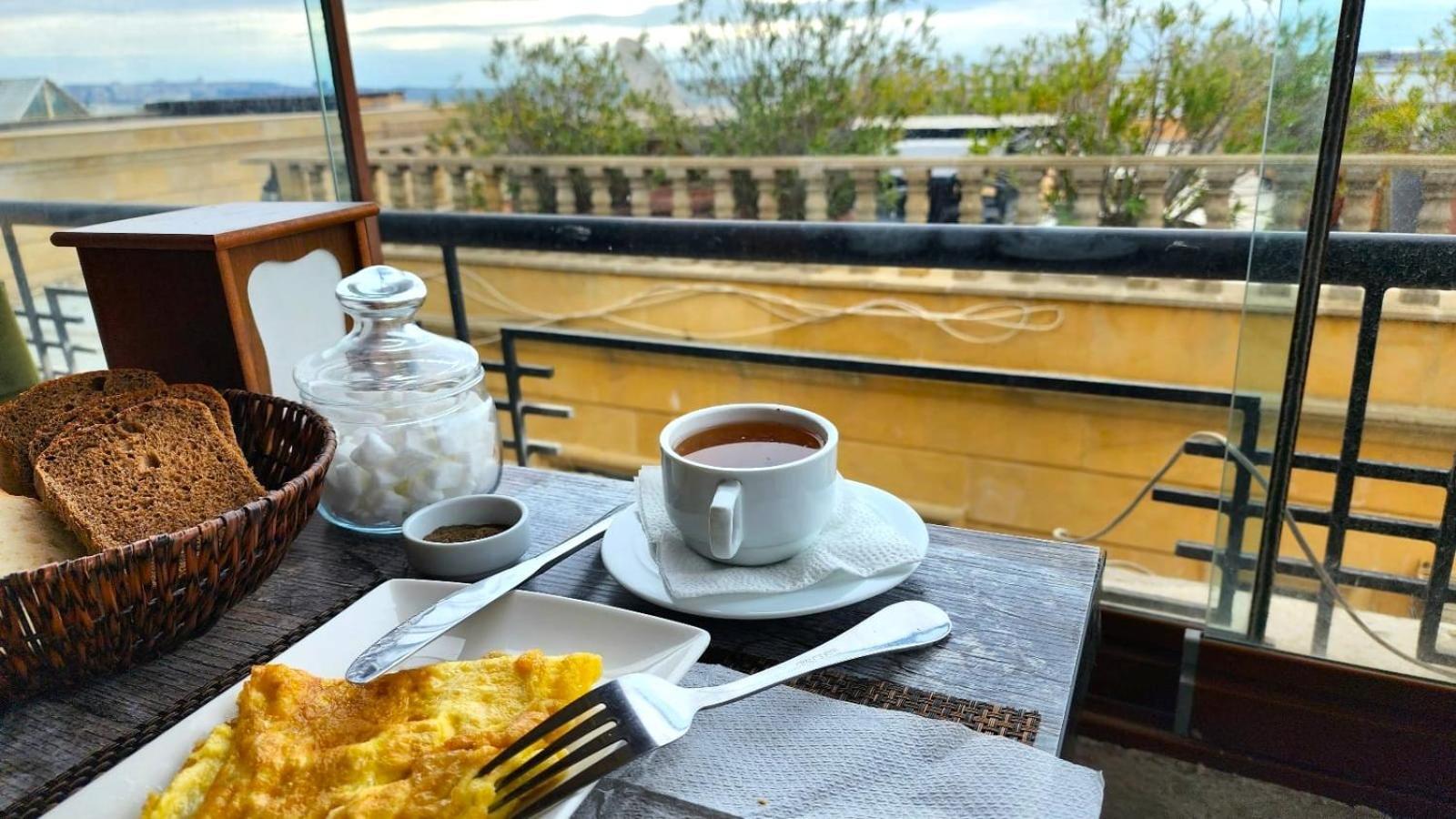 Avi Hotel Baku Luaran gambar