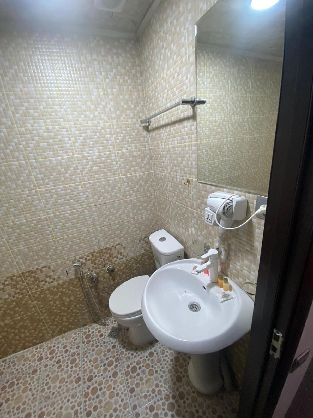 Avi Hotel Baku Luaran gambar